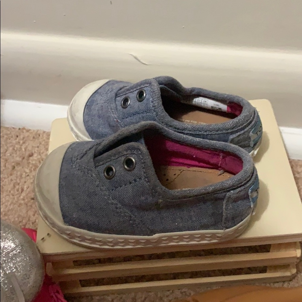 Size 4c toddler toms